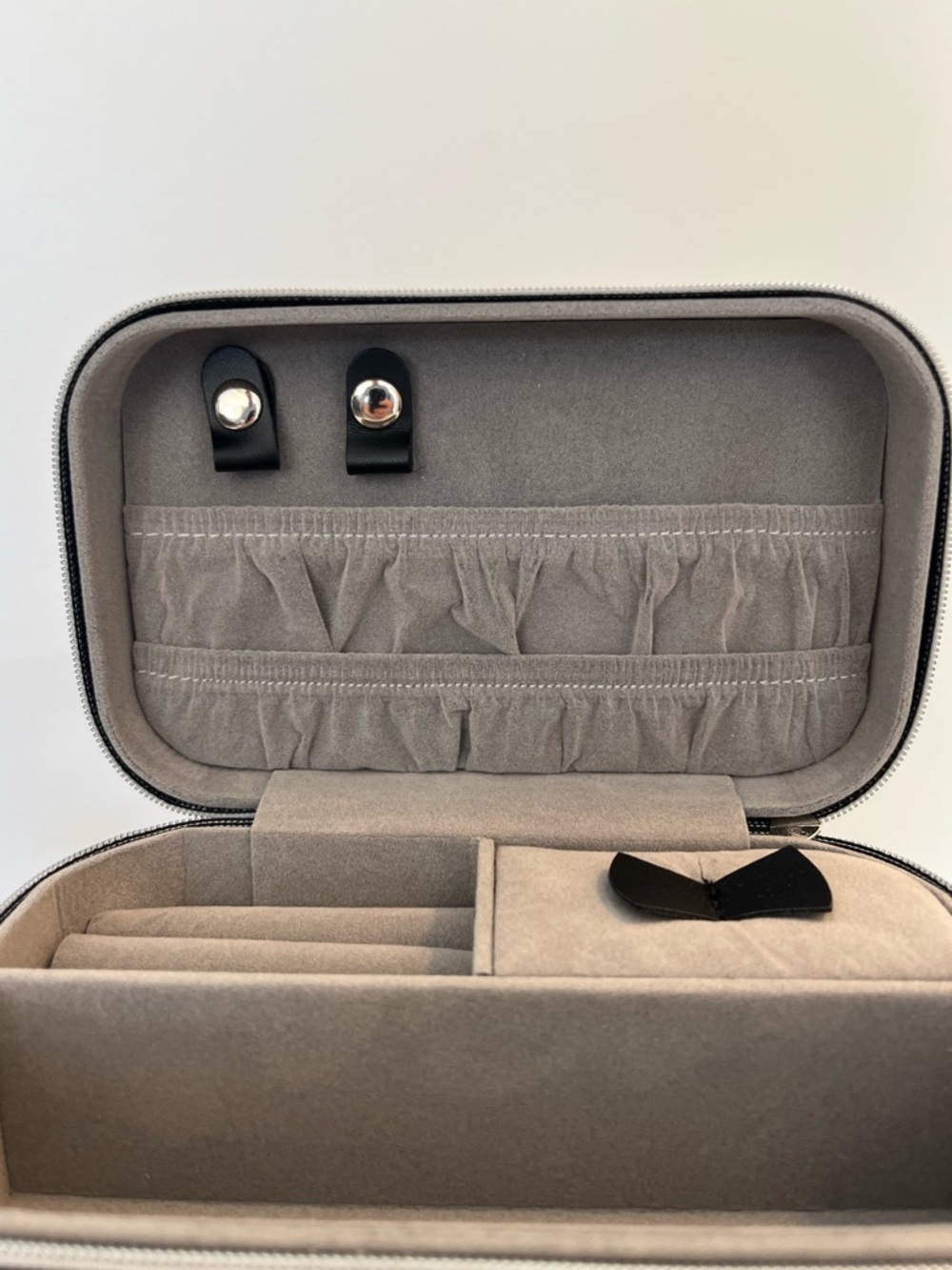 Authentic Dolce & Gabbana Black and Silver Jewelry Box Organizer / Travel Case - Picture 5 of 9
